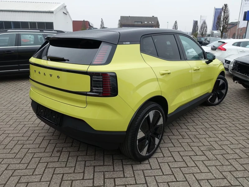 Volvo EX30 Extended Range Single Motor Plus, снимка 2 - Автомобили и джипове - 53538176