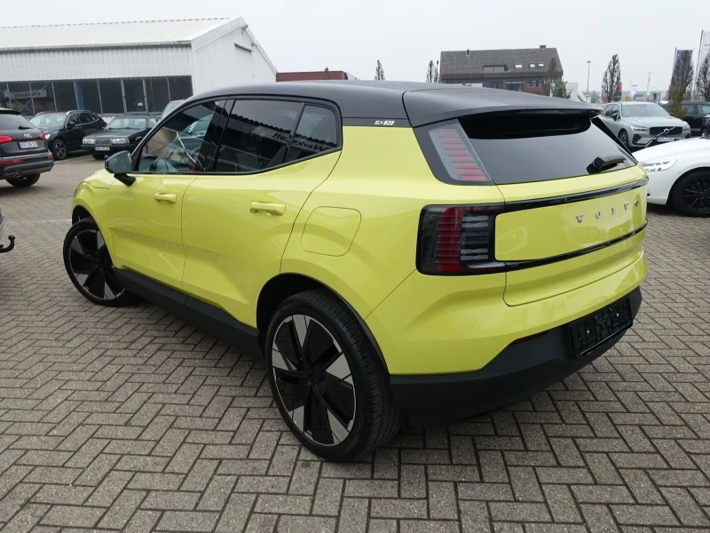 Volvo EX30 Extended Range Single Motor Plus, снимка 4 - Автомобили и джипове - 53538176