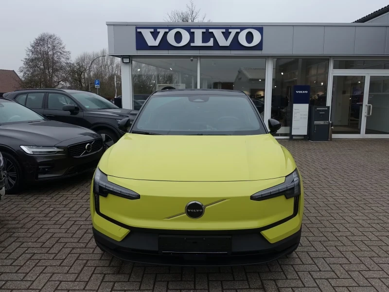 Volvo EX30 Extended Range Single Motor Plus, снимка 5 - Автомобили и джипове - 53538176