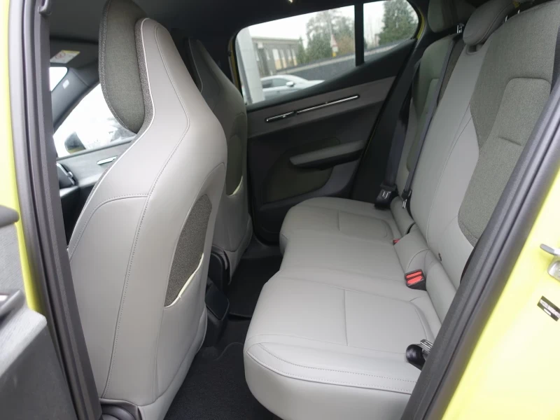 Volvo EX30 Extended Range Single Motor Plus, снимка 13 - Автомобили и джипове - 53538176