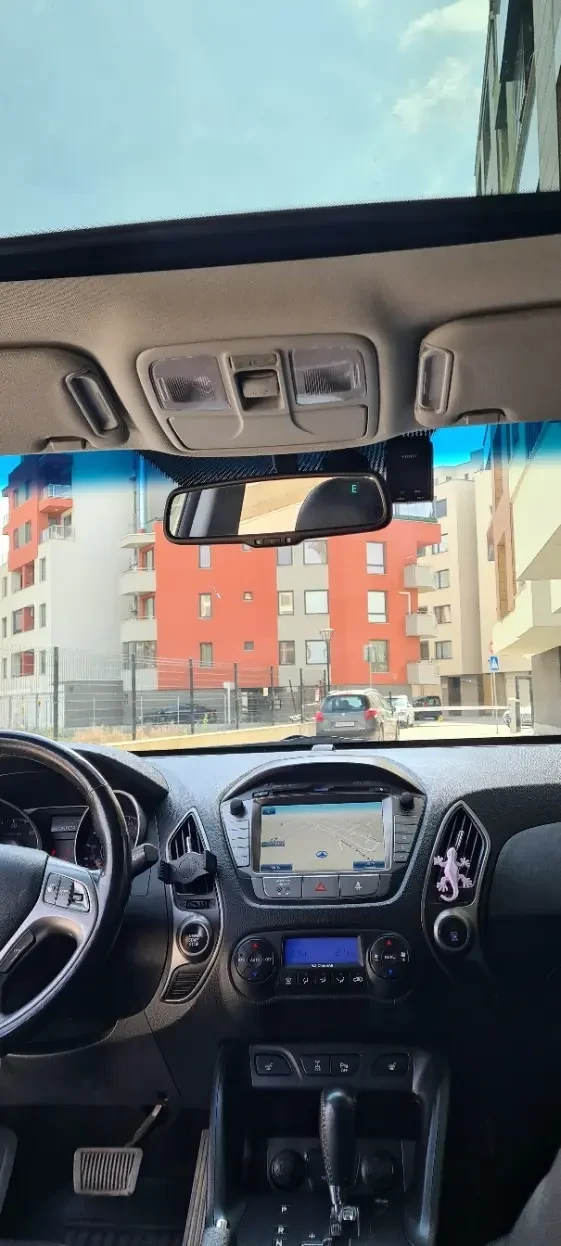 Hyundai IX35 Tucson, снимка 16 - Автомобили и джипове - 54272083