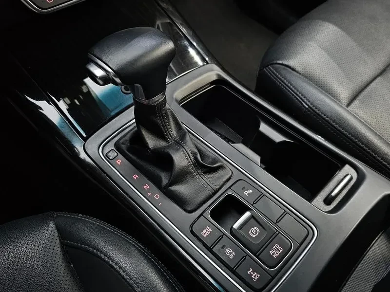 Kia Sorento Diesel 2.2 4Wd Noblesse Special, снимка 9 - Автомобили и джипове - 55640127