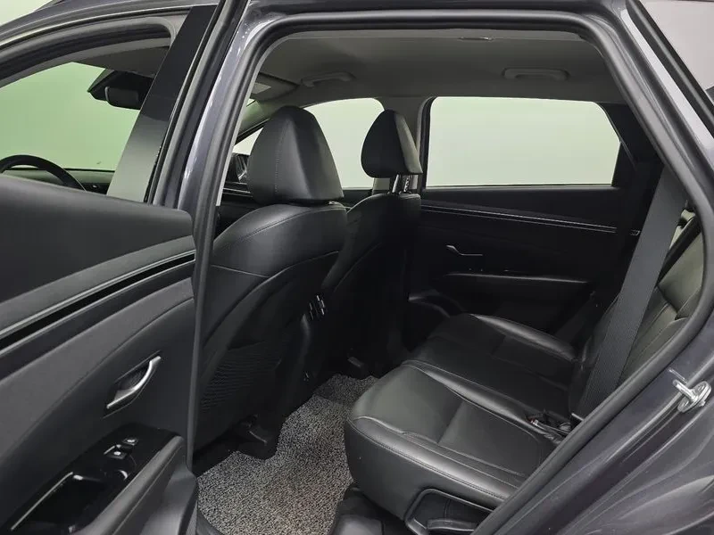 Hyundai Tucson 1.6 4WD - САМО 30% АВАНС, снимка 16 - Автомобили и джипове - 56255855