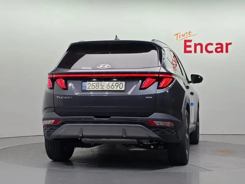 Hyundai Tucson 1.6 4WD - САМО 30% АВАНС, снимка 4 - Автомобили и джипове - 56255855