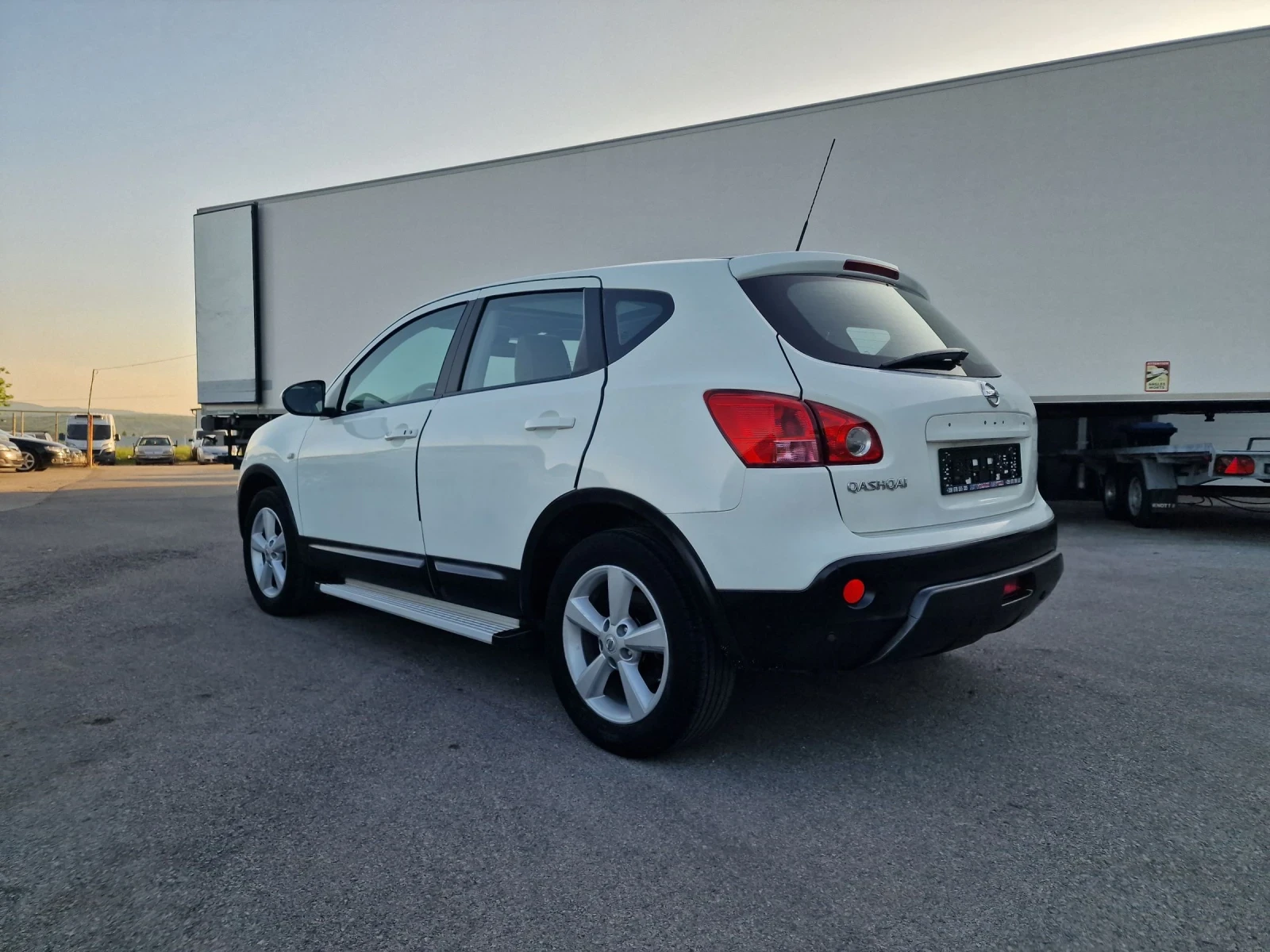 Nissan Qashqai 2.0DCI 4X4 АВТОМАТ  - изображение 4