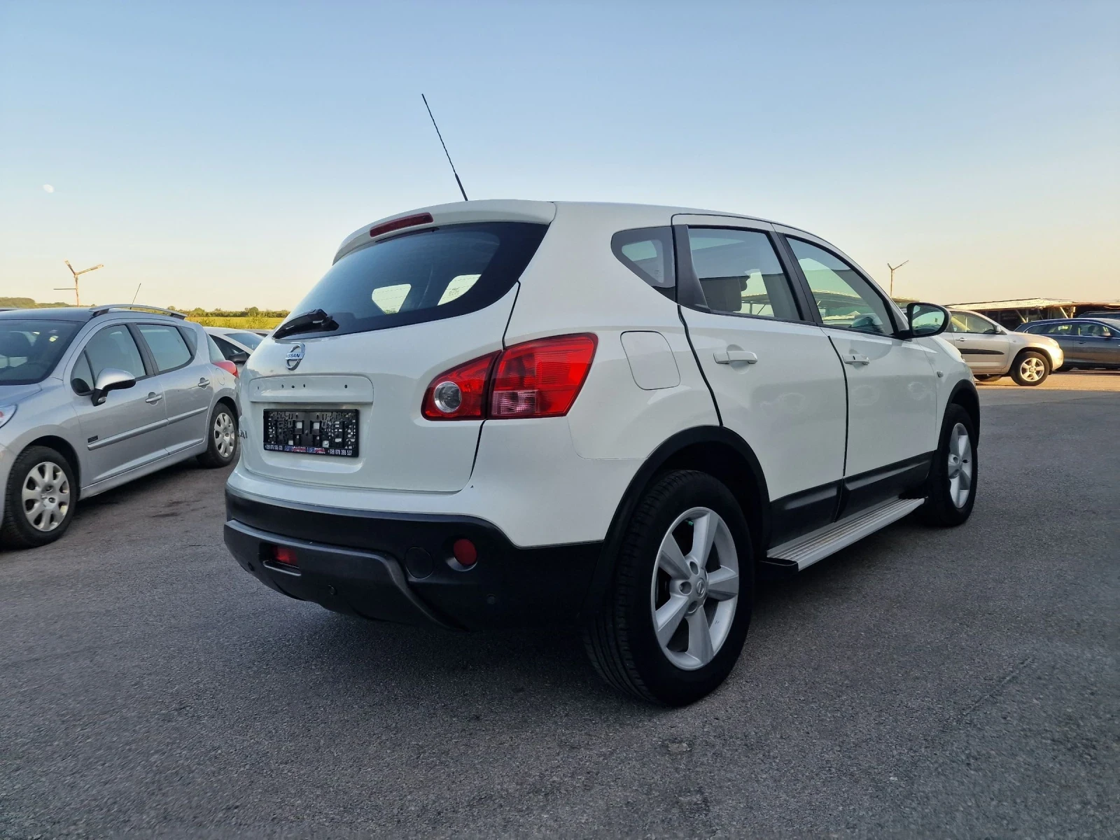 Nissan Qashqai 2.0DCI 4X4 АВТОМАТ  - изображение 6