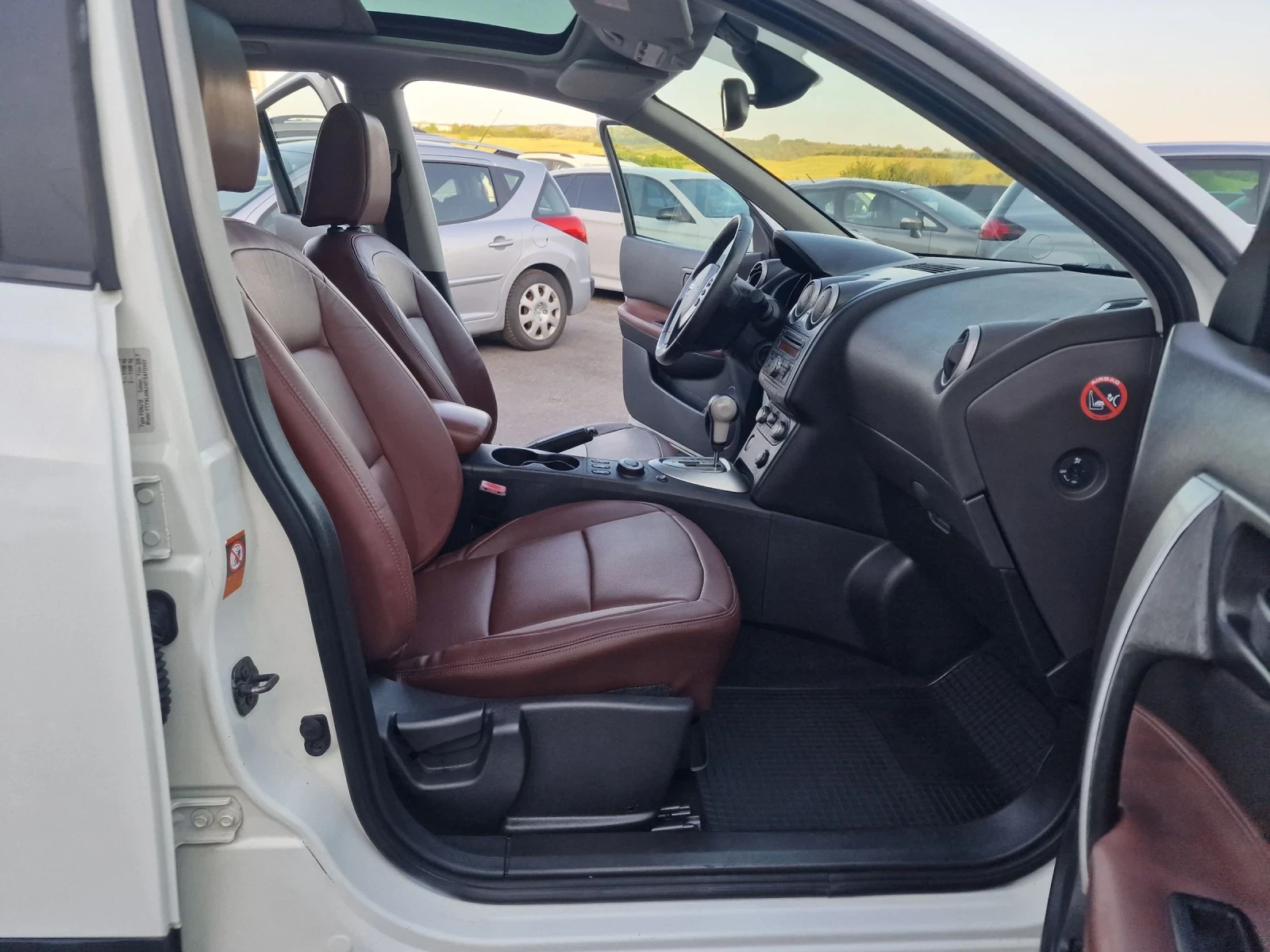 Nissan Qashqai 2.0DCI 4X4 АВТОМАТ  - изображение 10