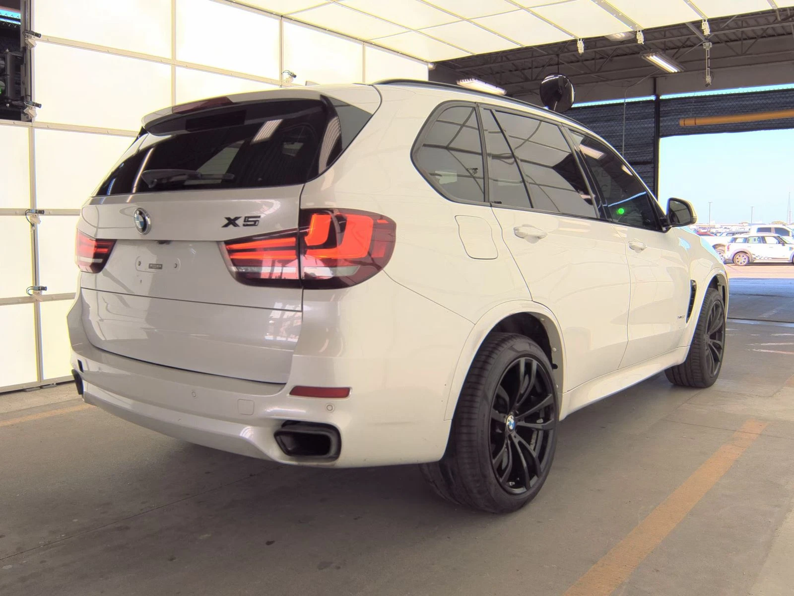 BMW X5 M* SPORT* LINE* ПОДГРЕВ* КАМЕРА* КЕЙЛЕС* LANE* ASS - изображение 2