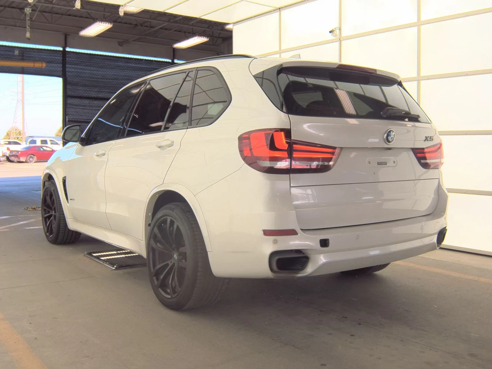 BMW X5 M* SPORT* LINE* ПОДГРЕВ* КАМЕРА* КЕЙЛЕС* LANE* ASS - изображение 4