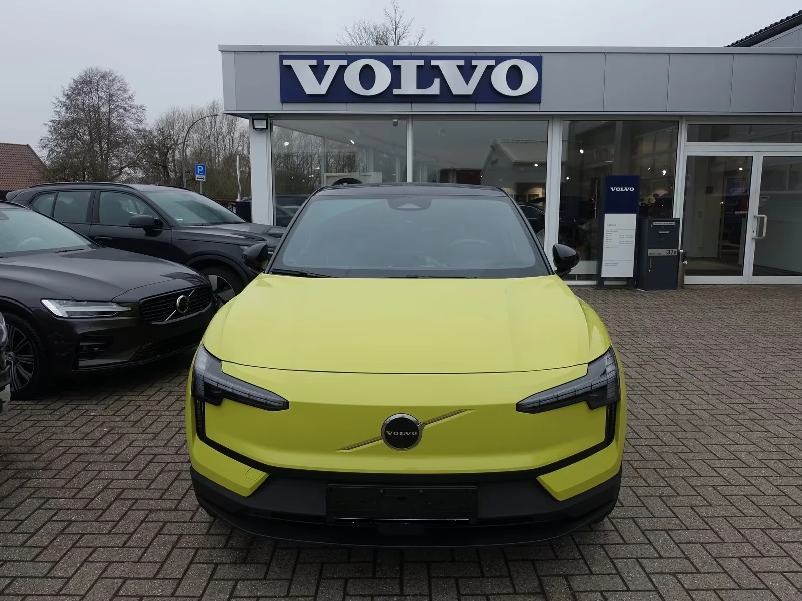 Volvo EX30 Extended Range Single Motor Plus - изображение 5