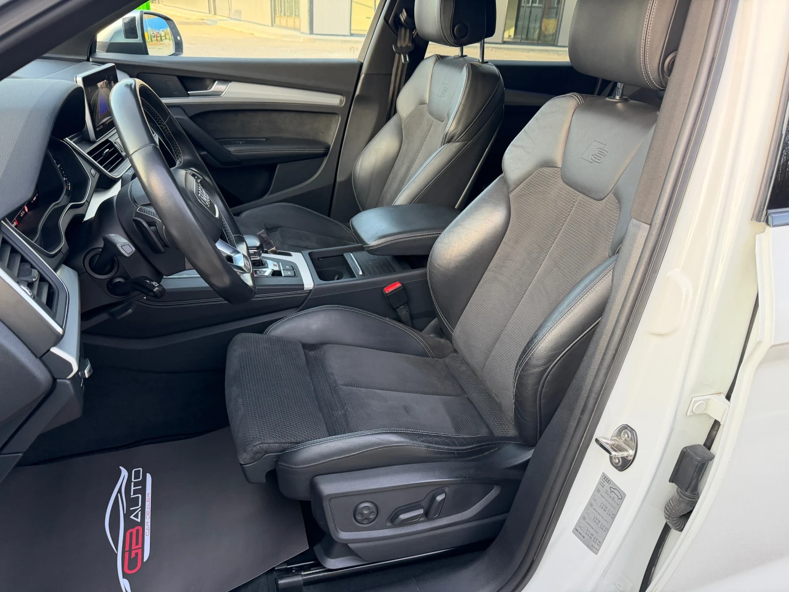 Audi SQ5 3.0BITDI* MILD HYBRID* DISTRONIC* , снимка 9 - Автомобили и джипове - 54235196