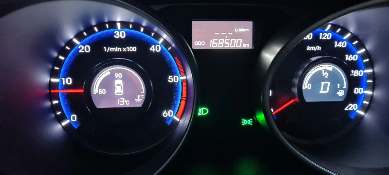 Hyundai IX35 Tucson, снимка 11 - Автомобили и джипове - 54272083