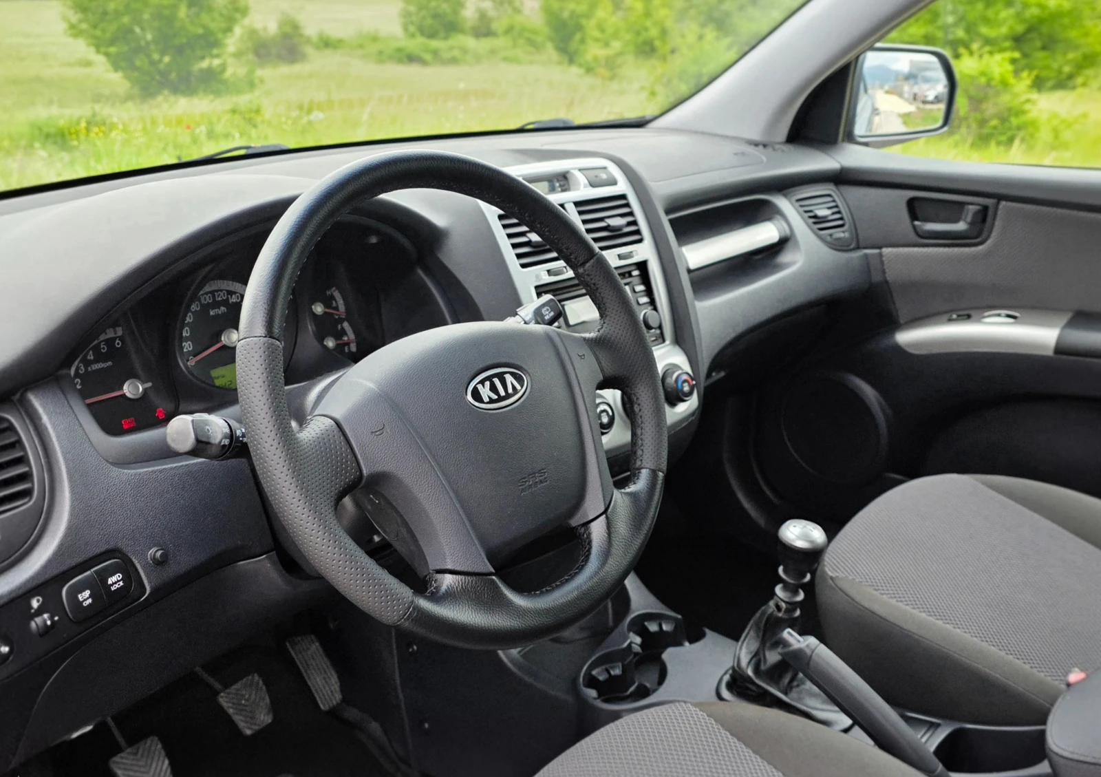 Kia Sportage 2.0CRDI 140ks 4WD 141000km !!!, снимка 7 - Автомобили и джипове - 54496474