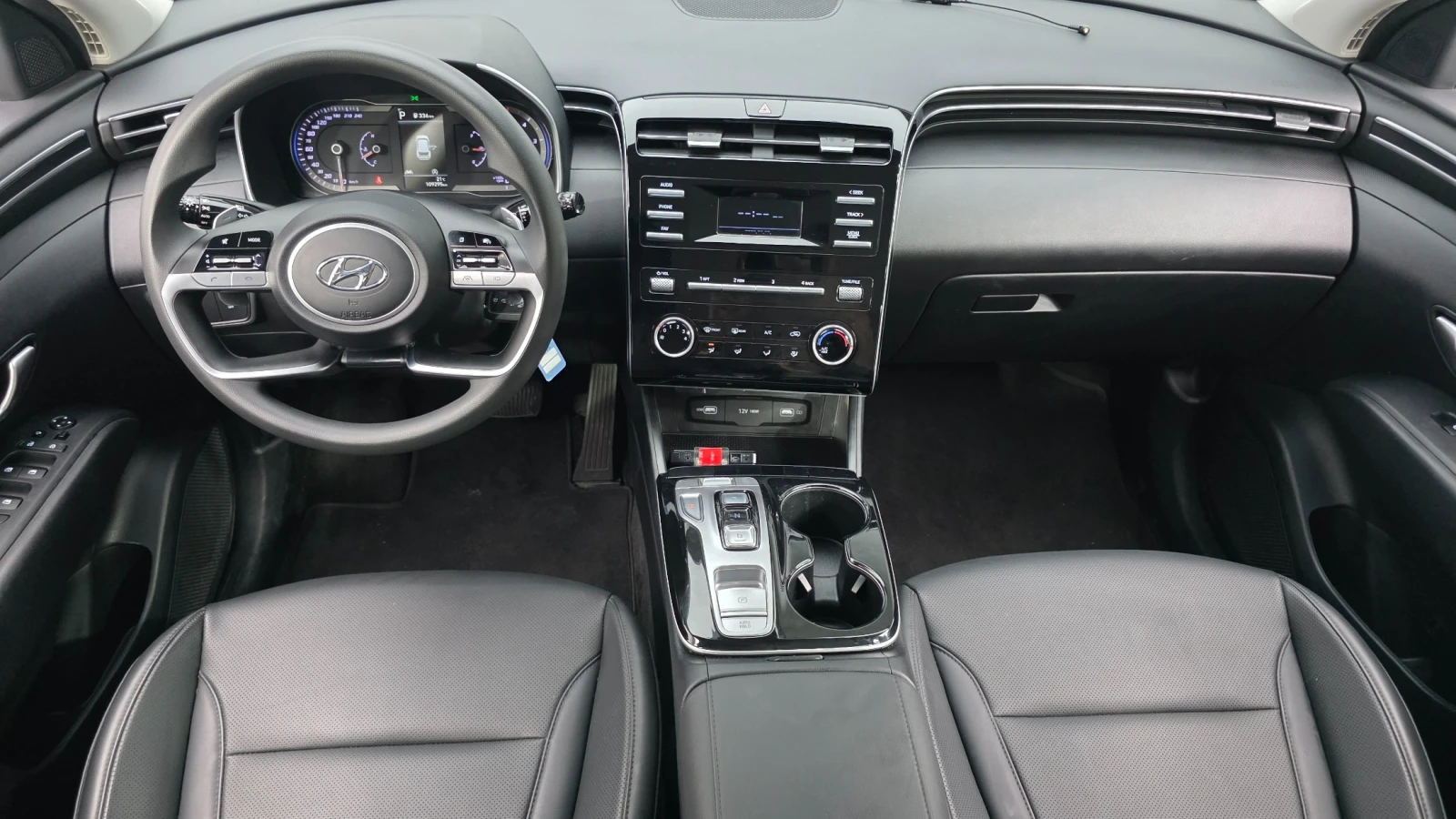 Hyundai Tucson Diesel 2.0 2WD, снимка 6 - Автомобили и джипове - 54798368