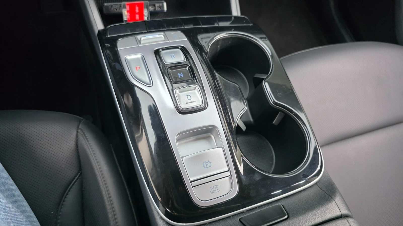 Hyundai Tucson Diesel 2.0 2WD, снимка 10 - Автомобили и джипове - 54798368