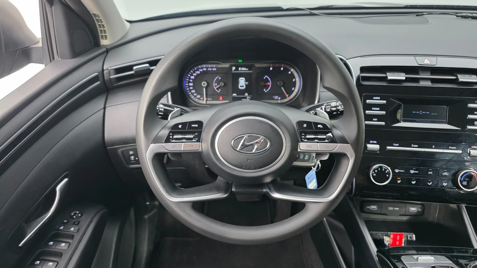 Hyundai Tucson Diesel 2.0 2WD, снимка 7 - Автомобили и джипове - 54798368