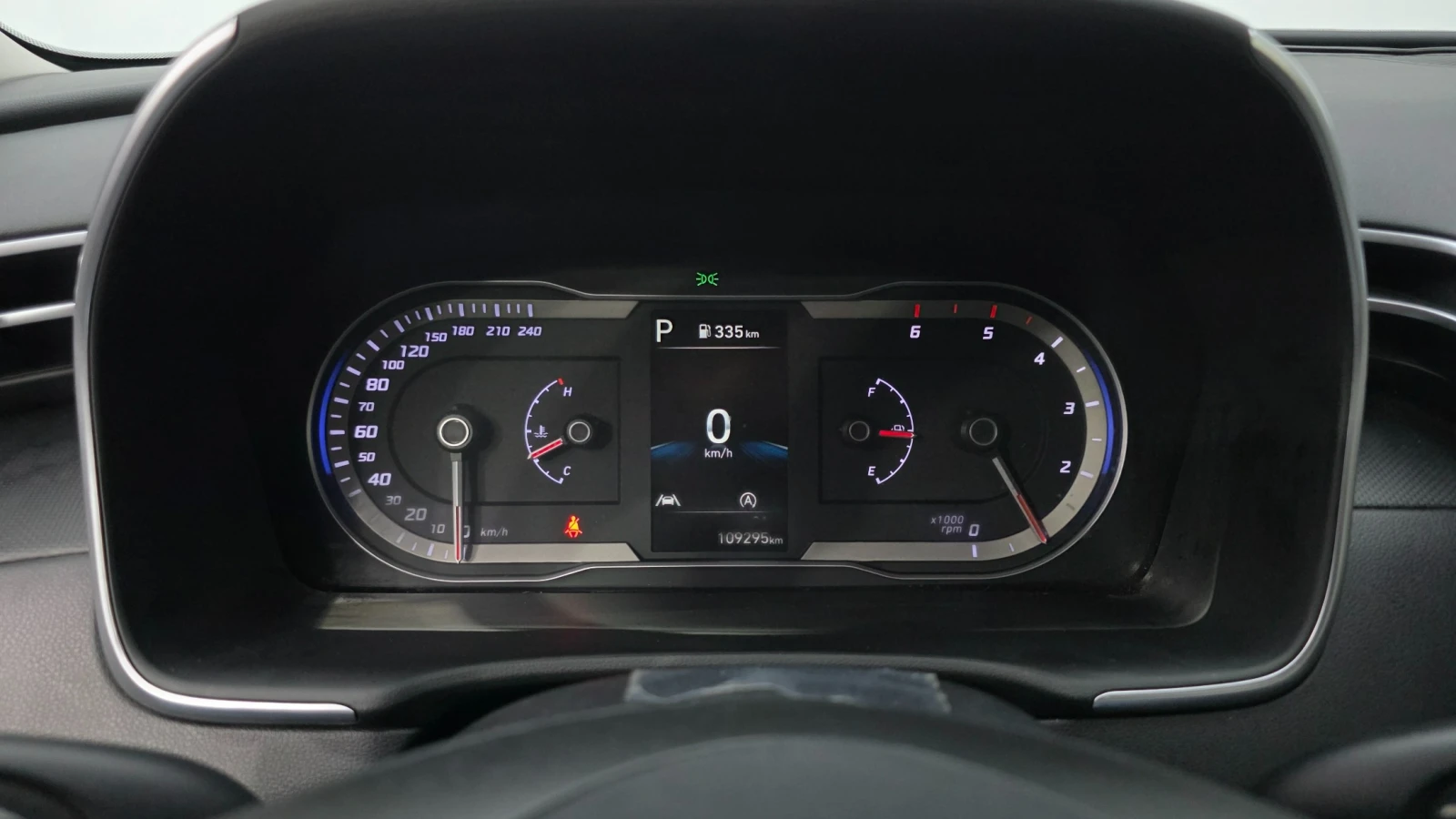 Hyundai Tucson Diesel 2.0 2WD, снимка 8 - Автомобили и джипове - 54798368