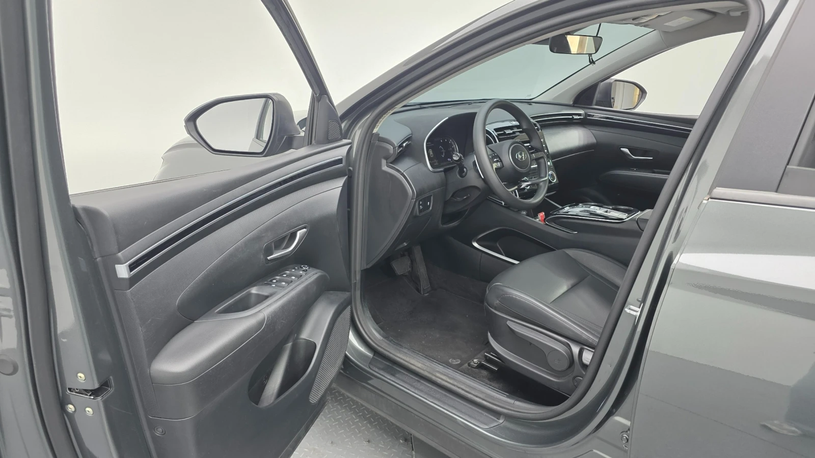 Hyundai Tucson Diesel 2.0 2WD, снимка 5 - Автомобили и джипове - 54798368