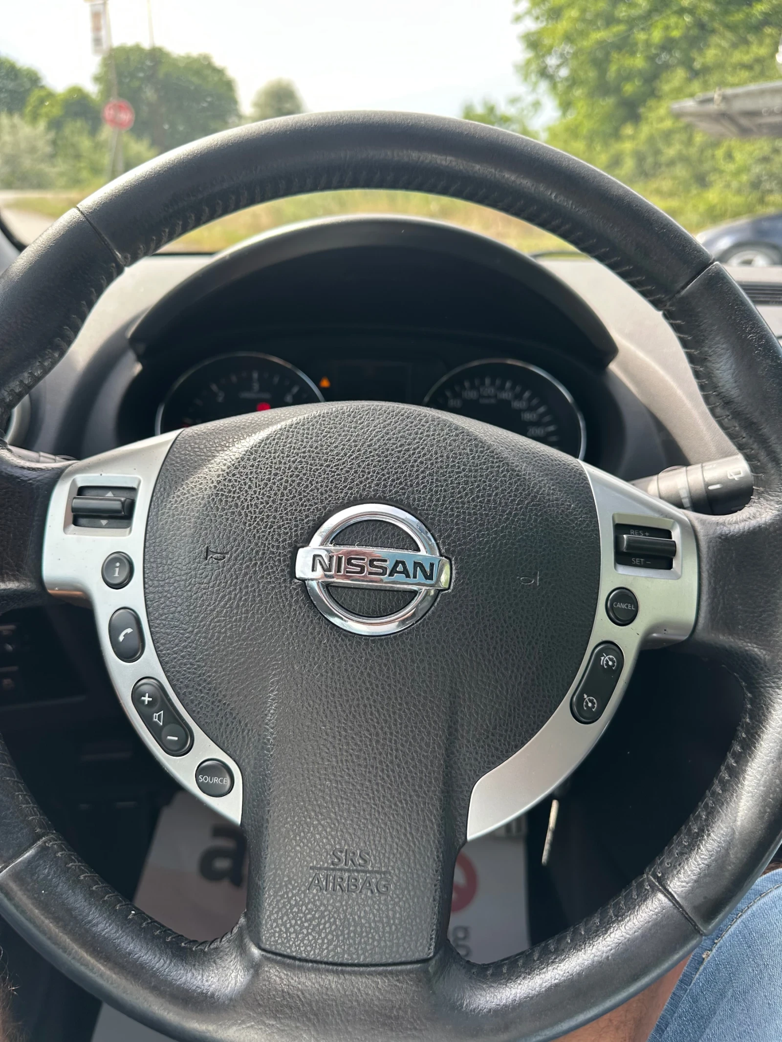 Nissan Qashqai 1.5dci-110k.s., снимка 13 - Автомобили и джипове - 54854902