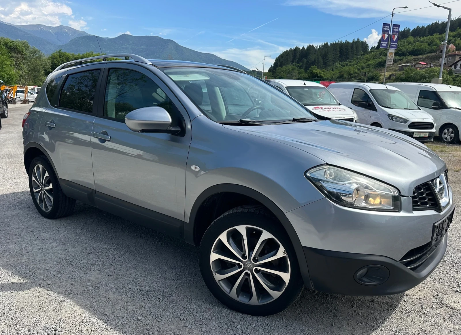 Nissan Qashqai 1.5dci-110k.s., снимка 2 - Автомобили и джипове - 54854902