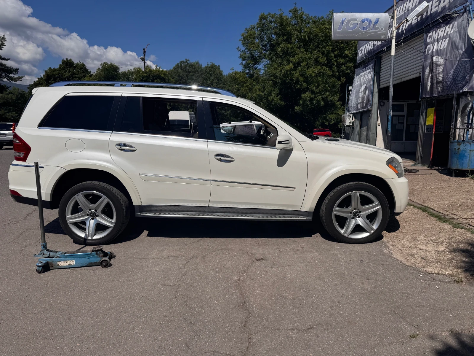 Mercedes-Benz GL 550 550 4MATIC, снимка 13 - Автомобили и джипове - 55219765