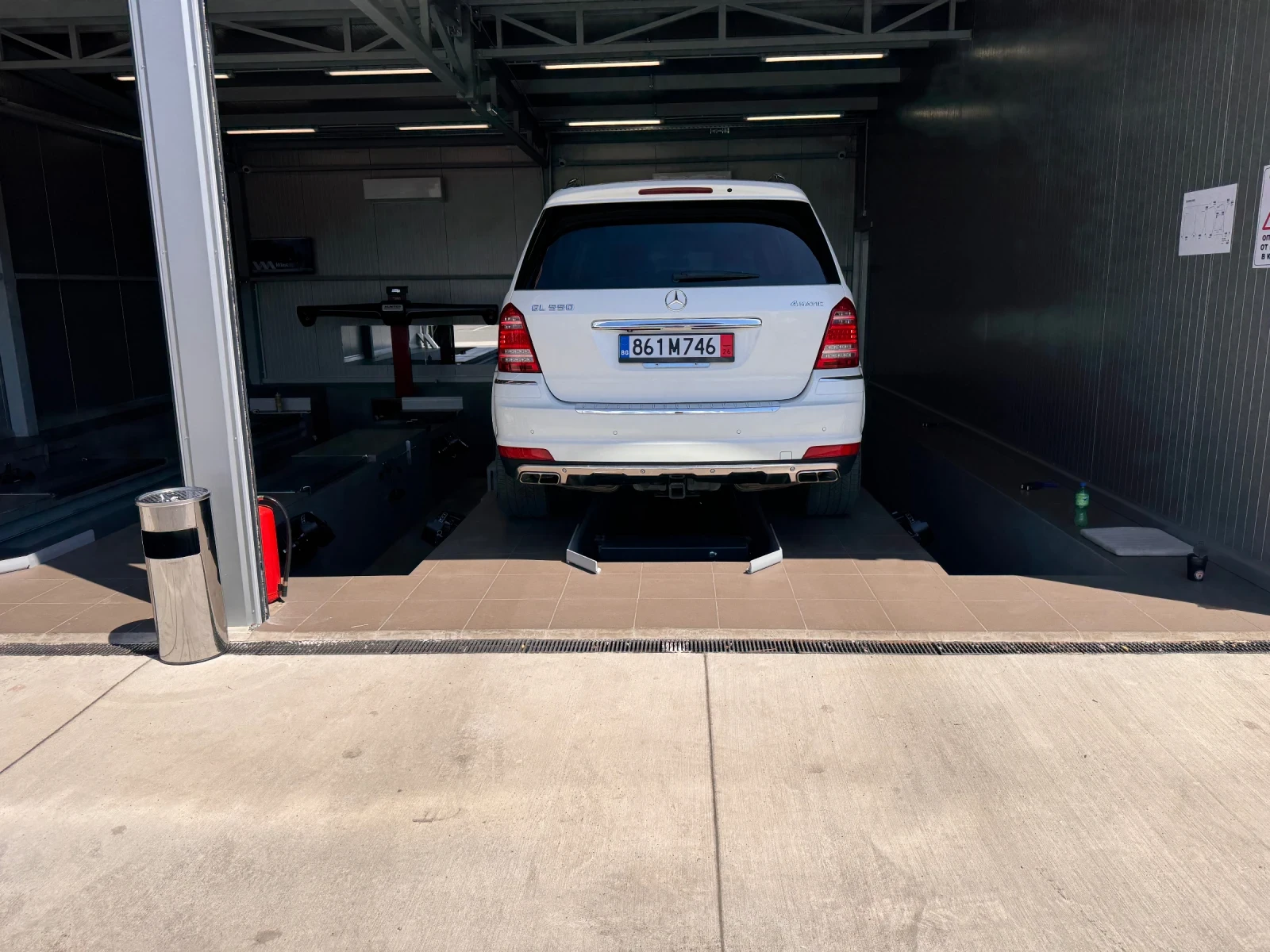 Mercedes-Benz GL 550 550 4MATIC, снимка 12 - Автомобили и джипове - 55219765