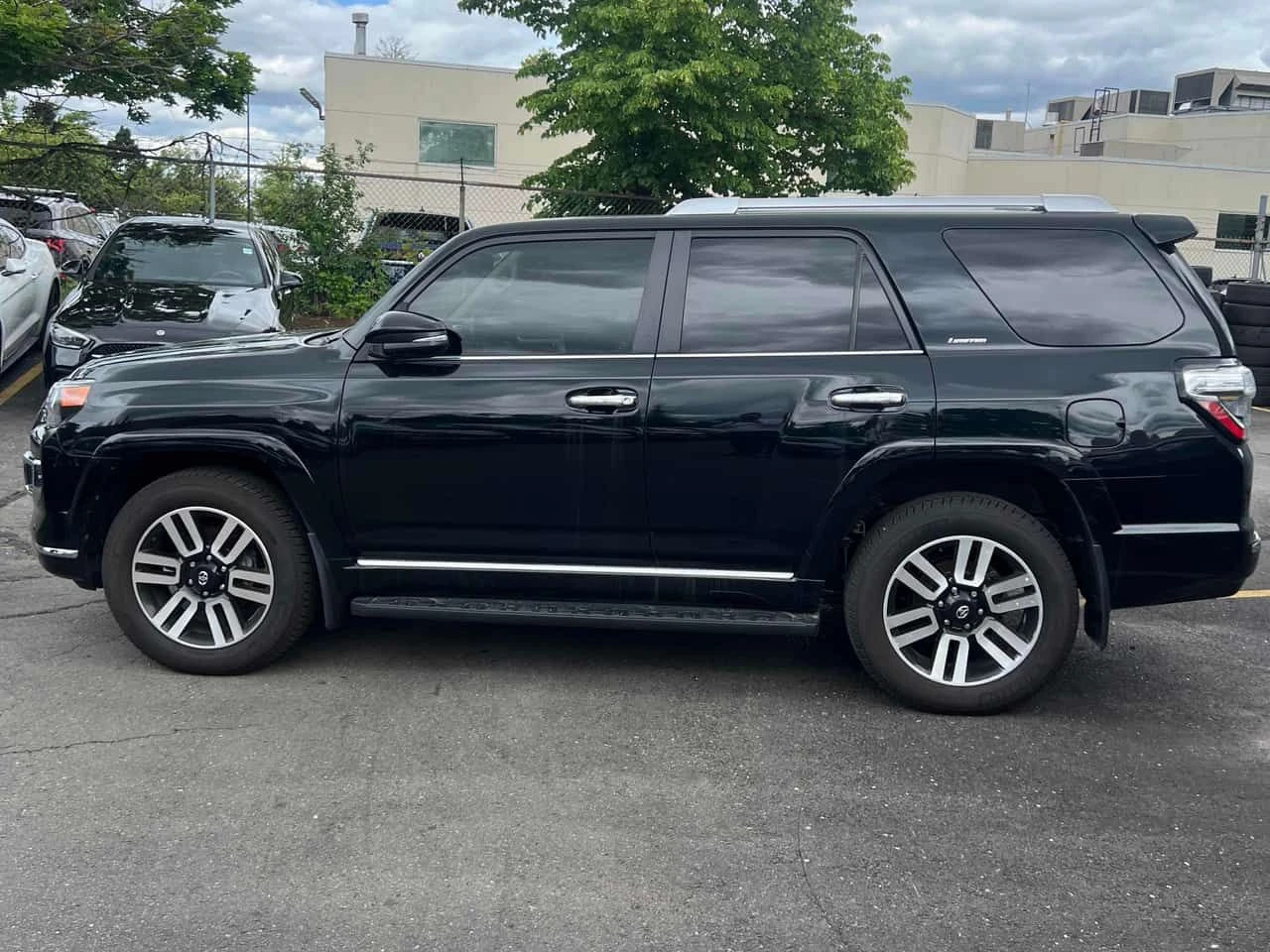 Toyota 4runner * 4WD * АВТОКРЕДИТ БЕЗ ПЪРВОНАЧАЛНА ВНОСКА* , снимка 2 - Автомобили и джипове - 55337897
