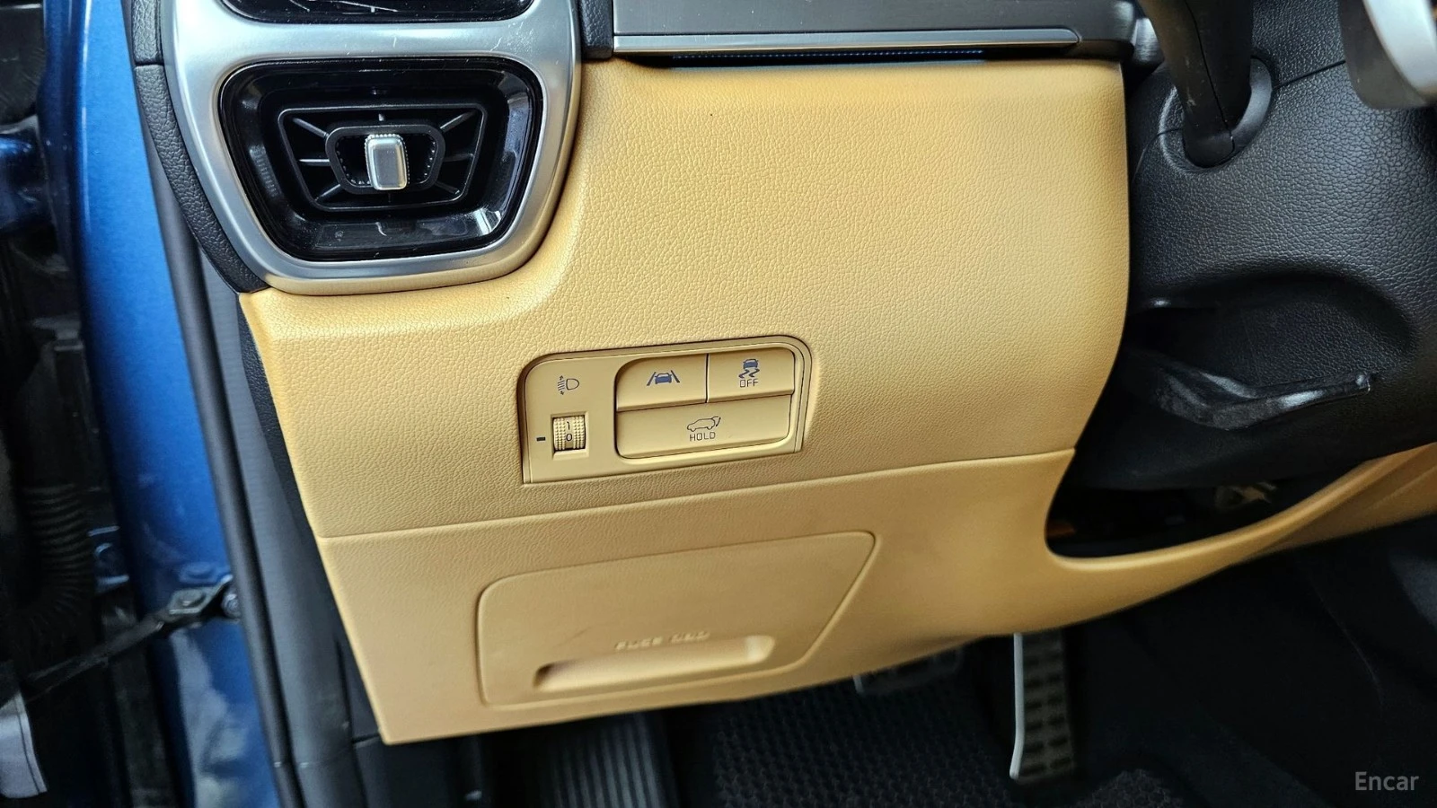 Kia Sorento SIGNATURE* HYBRID* 4x4* 360* DISTRO* LANE* ОБДУХ, снимка 11 - Автомобили и джипове - 55442190