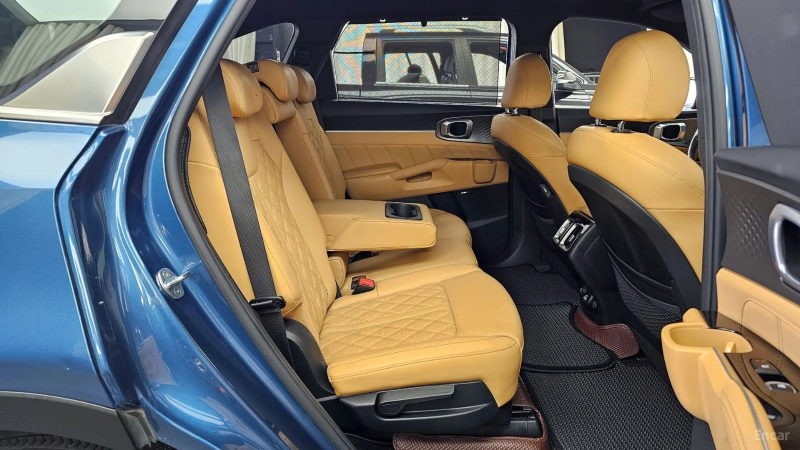 Kia Sorento SIGNATURE* HYBRID* 4x4* 360* DISTRO* LANE* ОБДУХ, снимка 7 - Автомобили и джипове - 55442190
