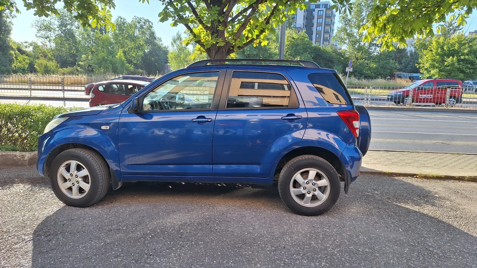 Daihatsu Terios 1.5 МН.ДОБЪР 4Х4 КЛИМ, снимка 14 - Автомобили и джипове - 55746250