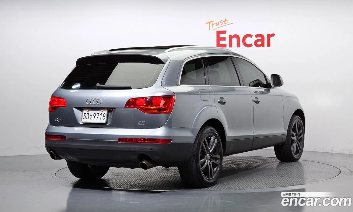 Audi Q7 4.2 FSI Quattro 4L, снимка 2 - Автомобили и джипове - 56122194