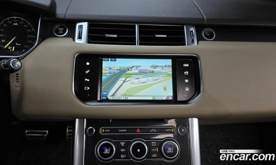 Land Rover Range Rover Sport 3.0 SDV6 HSE Dynamic, снимка 14 - Автомобили и джипове - 56123257