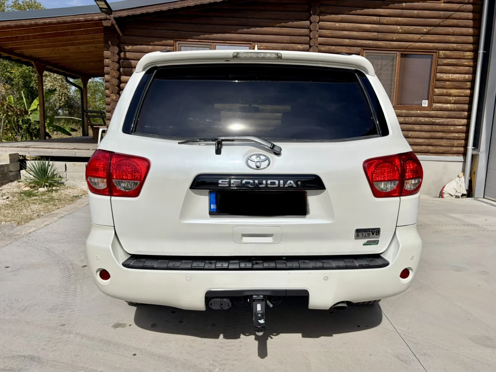 Toyota Sequoia Platinum 5.7, снимка 3 - Автомобили и джипове - 56424842