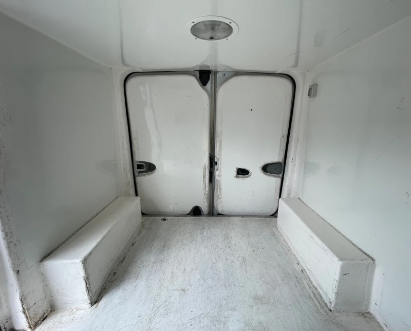 Opel Vivaro 2.0CDTI 115к.с. EURO 5B Хладилен Напълно обслужен!, снимка 9 - Бусове и автобуси - 52030484