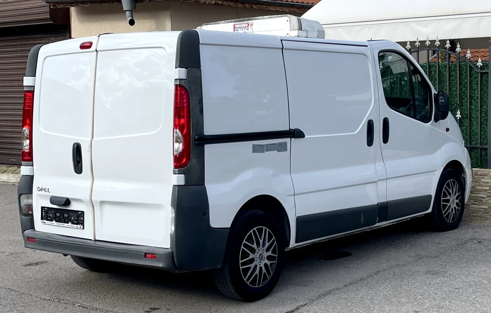 Opel Vivaro 2.0 CDTI 115 к.с. Хладилен Напълно обслужен ! - изображение 4
