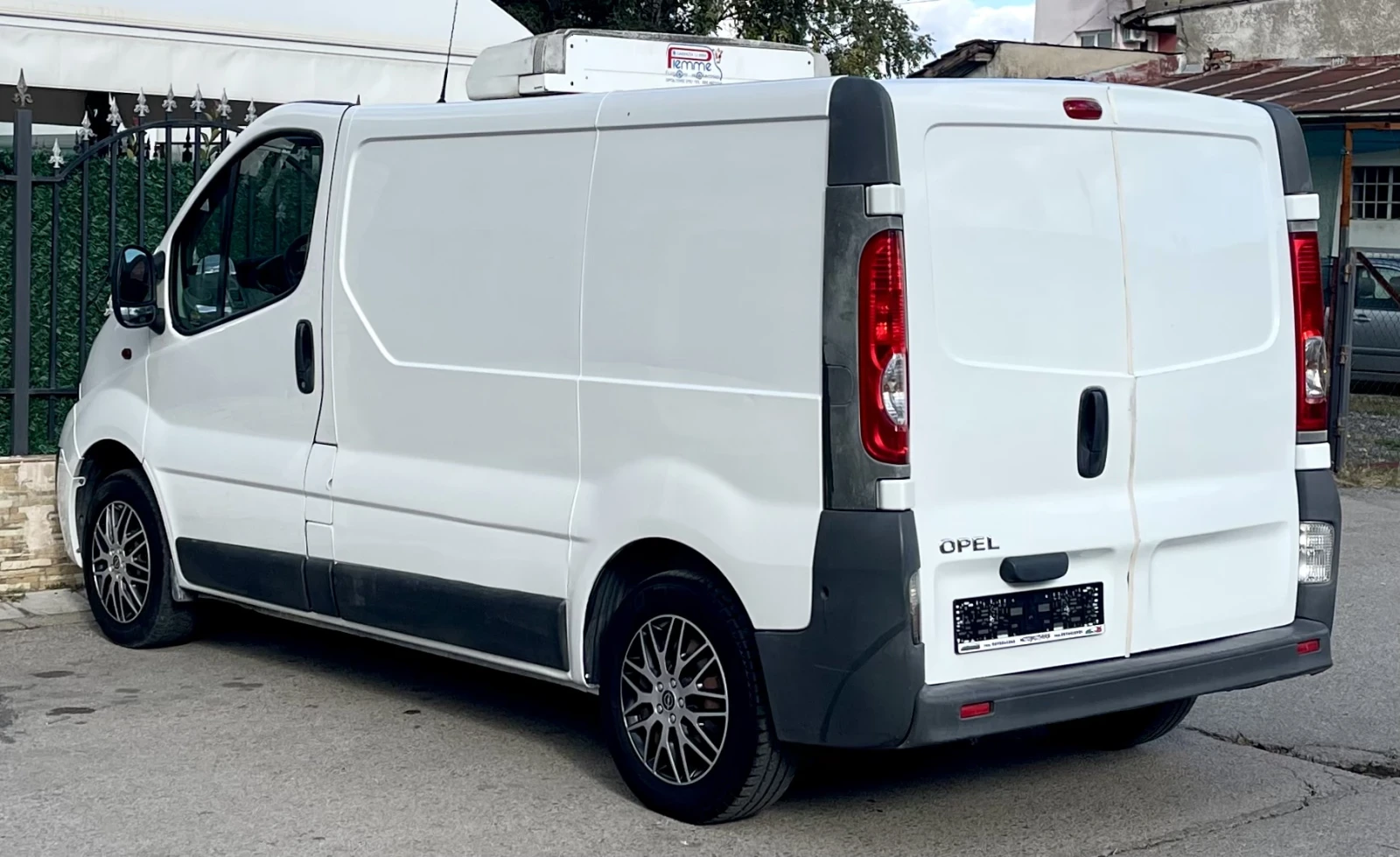 Opel Vivaro 2.0 CDTI 115 к.с. Хладилен Напълно обслужен ! - изображение 6