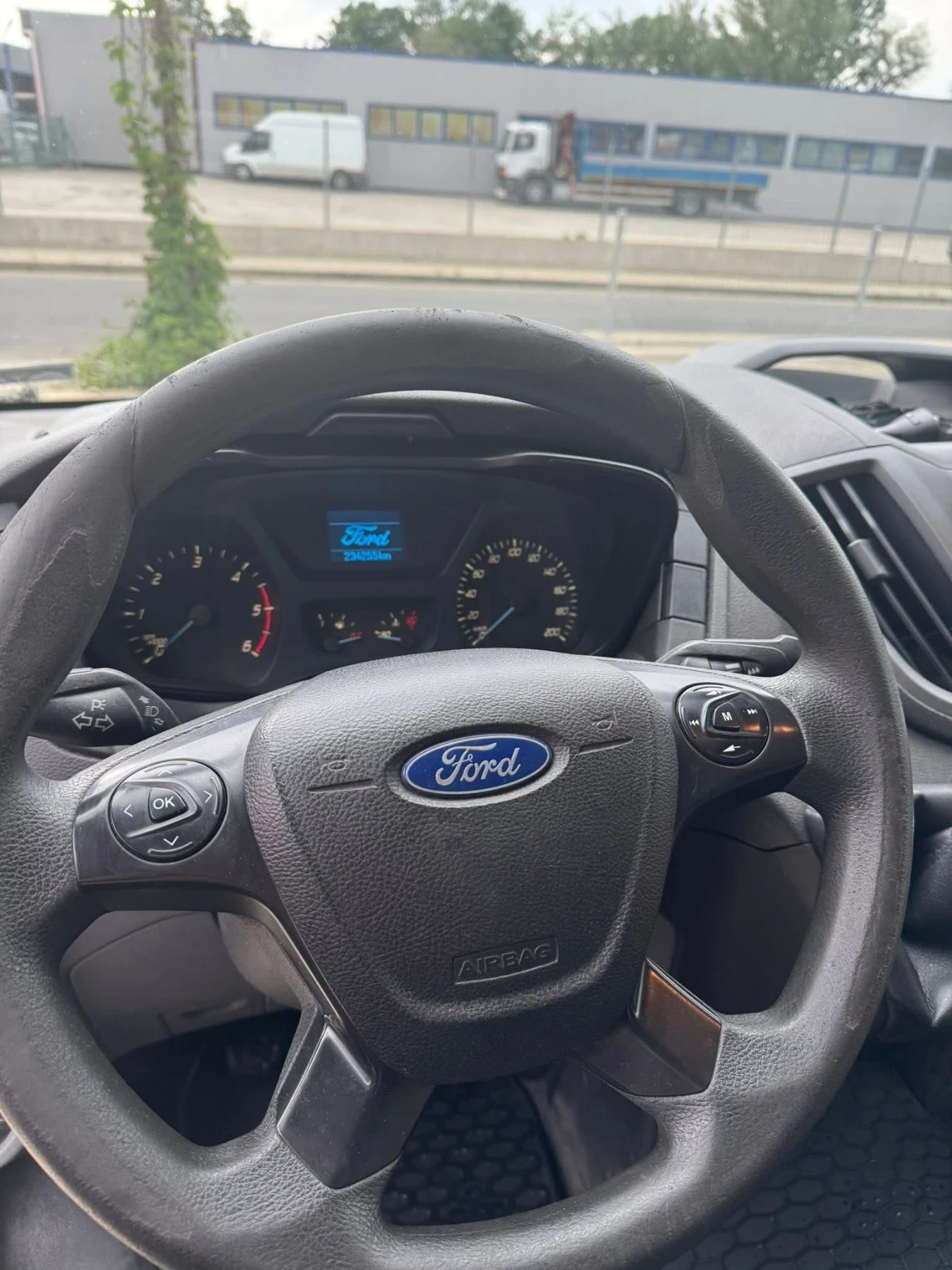 Ford Transit Пътна помощ - изображение 5