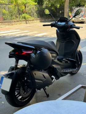     Piaggio Beverly 400 Deep Black