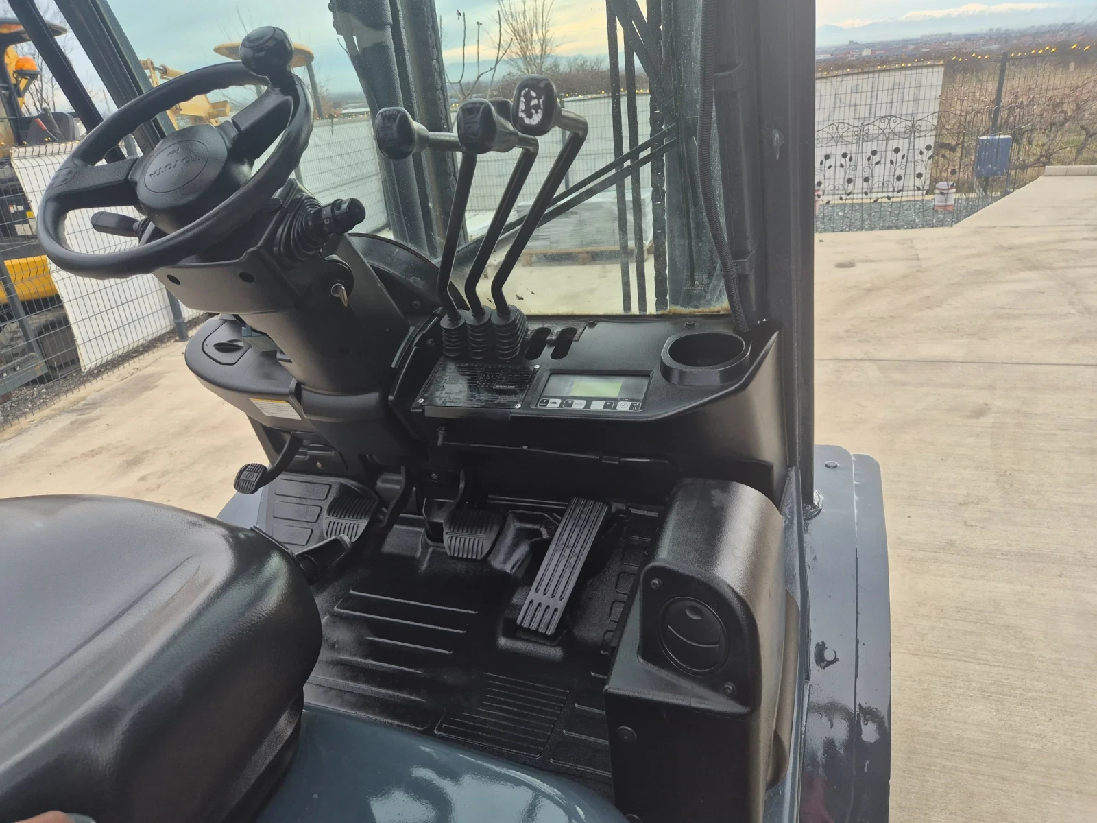 ������� Toyota 3 ����� / ����� / ������� / �����  | Mobile.bg � ����������� 9