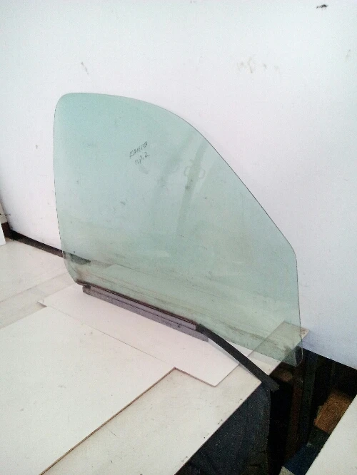 Стъкло предно дясно Рено Канго