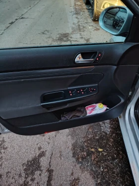 VW Golf - 3200 € / 6258.66 лв. - 10306317 7