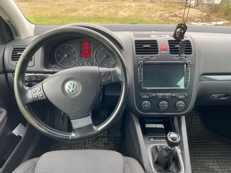 VW Golf 5, снимка 8 - Автомобили и джипове - 48468520