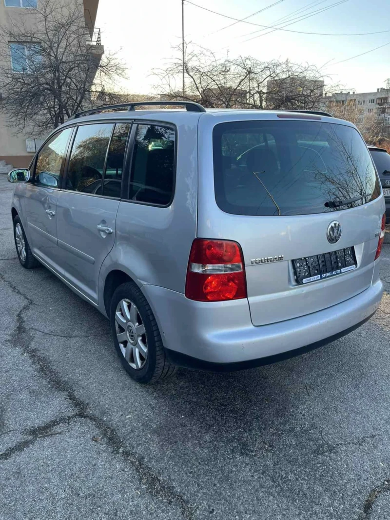 VW Touran, снимка 6 - Автомобили и джипове - 49089759