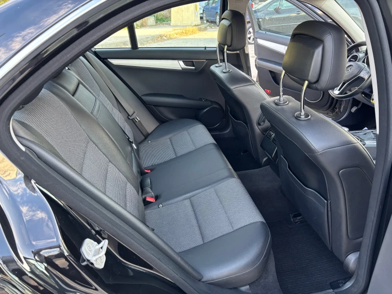 Mercedes-Benz C 220 AVANGARDE, снимка 12 - Автомобили и джипове - 52830201