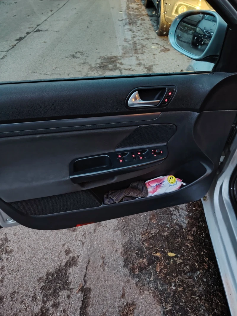 VW Golf, снимка 7 - Автомобили и джипове - 53031582