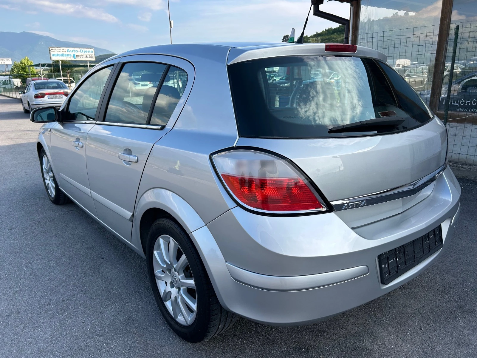 Opel Astra 1.6i Cosmo - изображение 4