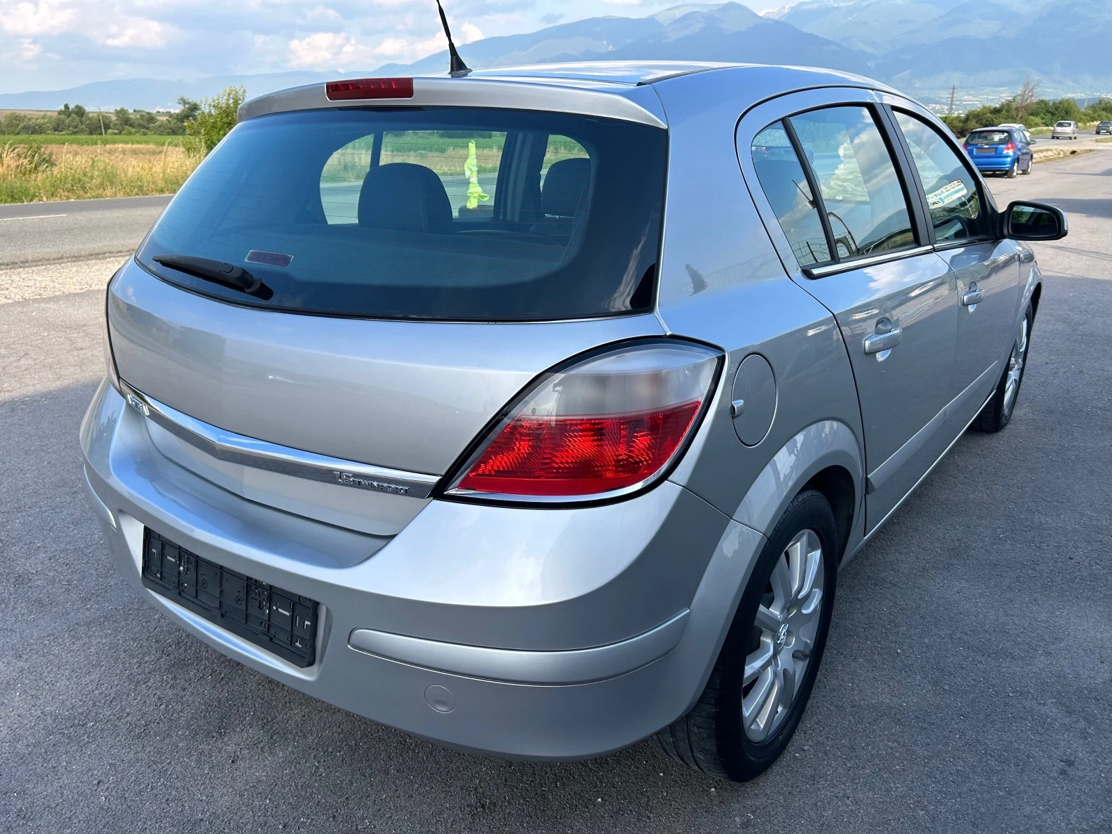 Opel Astra 1.6i Cosmo - изображение 6