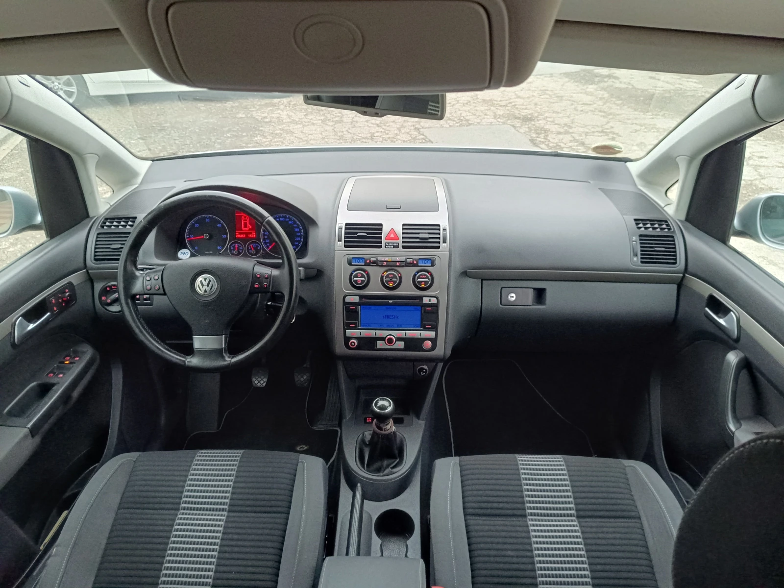 VW Touran 2.0TDI 140к.с. BMM - изображение 9