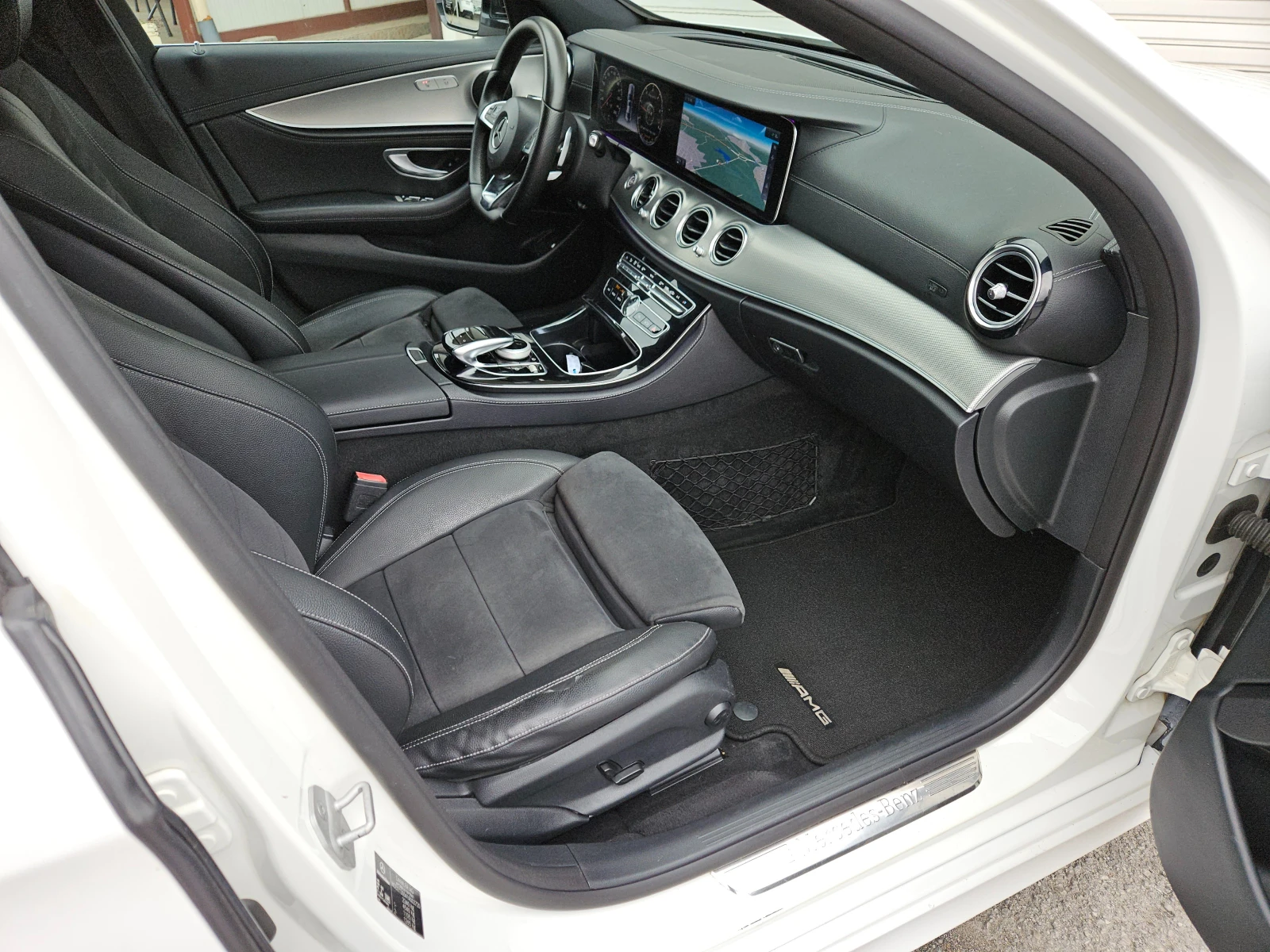 Mercedes-Benz E 220 AMG/FACELIFT/9G/HeadUp/LED/NAVI/БЛУТУТ/EURO 6C/ТОП | Mobile.bg — изображение 15