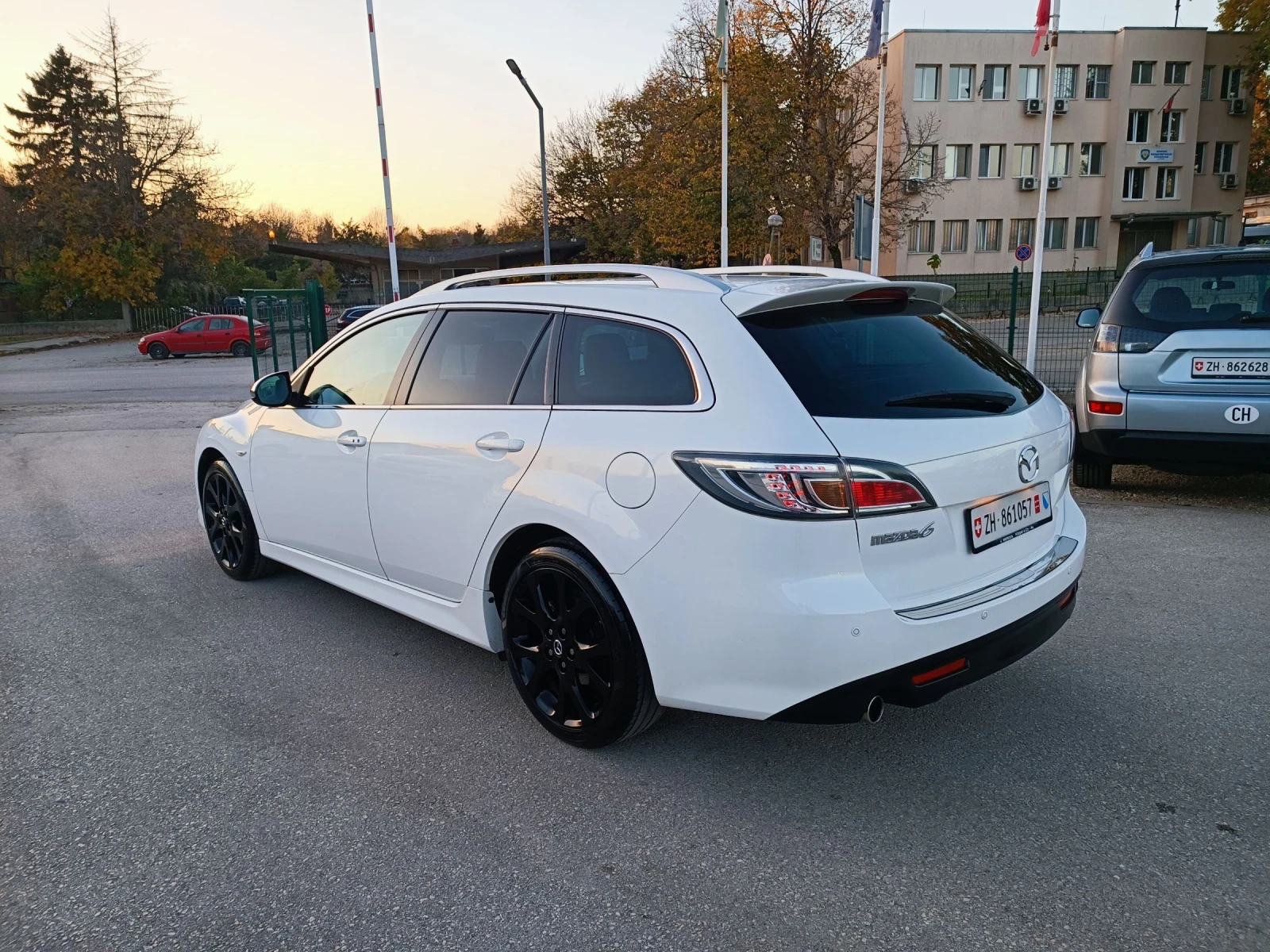 Mazda 6 2.5i-170кс-ШВЕЙЦАРИЯ-РЪЧКА-FACELIFT-KEYLESS - изображение 6